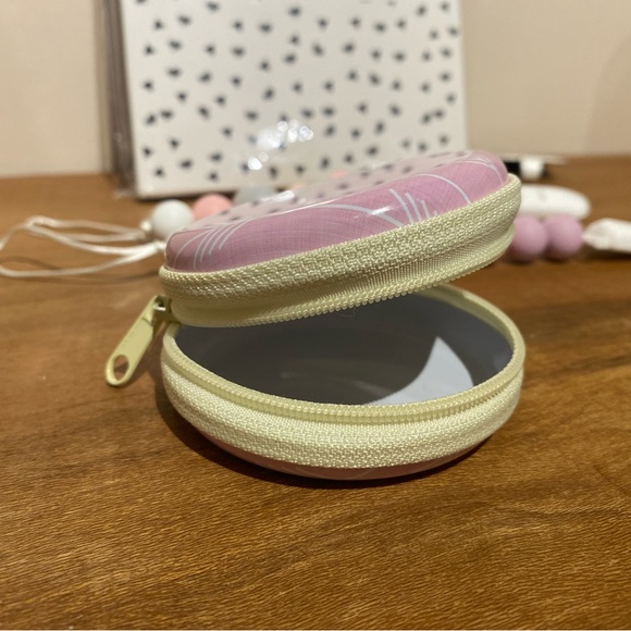 Silicone Pacifier Clips and Case - Picture 2 of 4